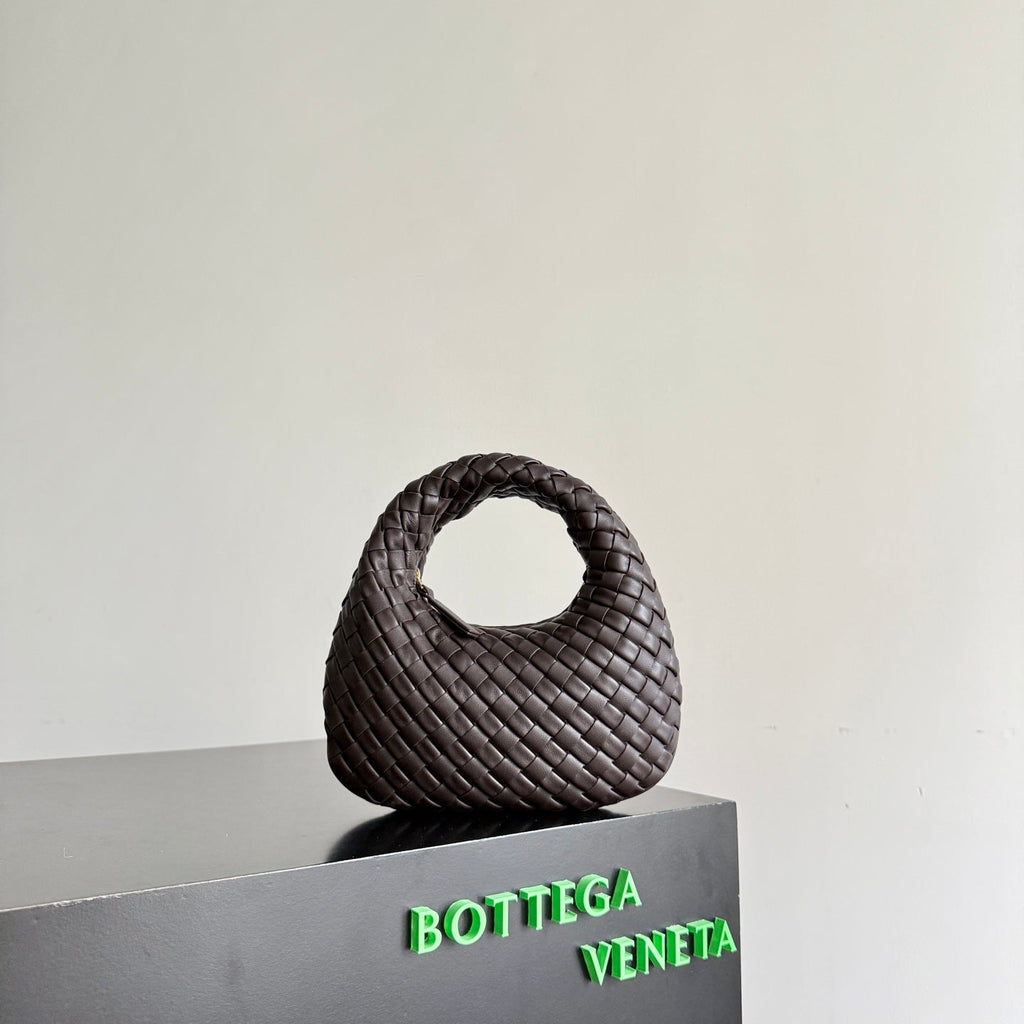Bottega Veneta Baby Veneta 867031 in Coffee