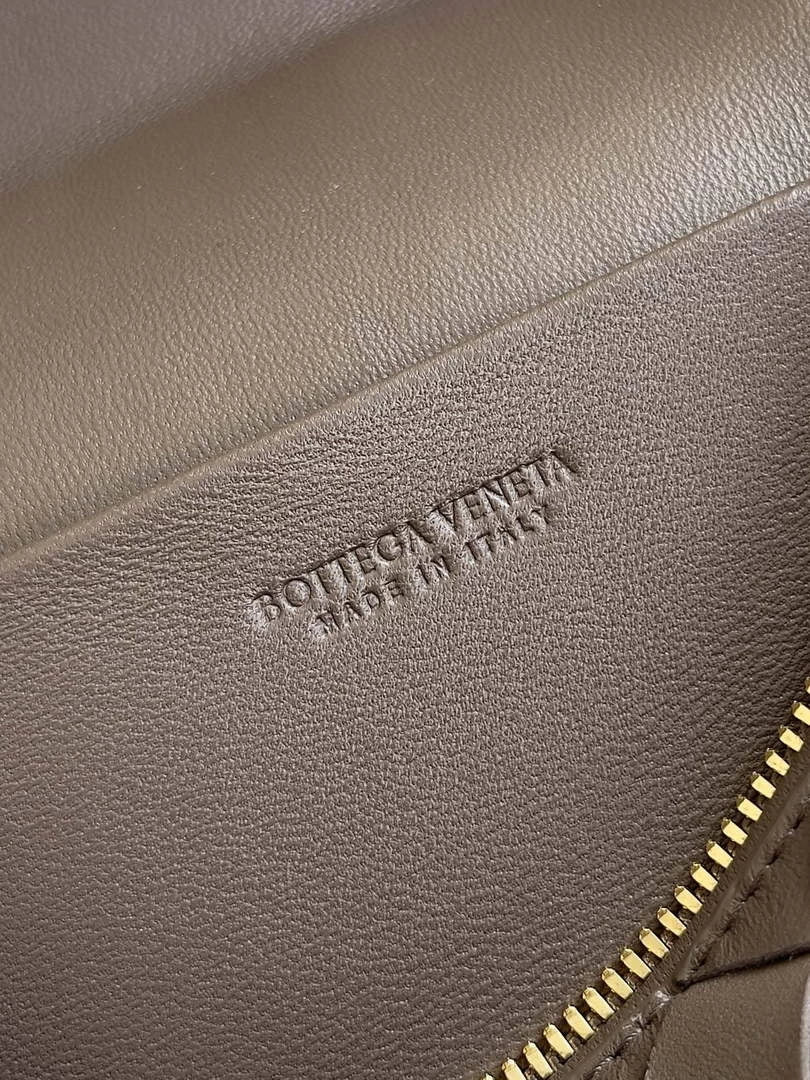 Bottega Veneta Bang Bang Vanity Case 789109 Calfskin Khaki