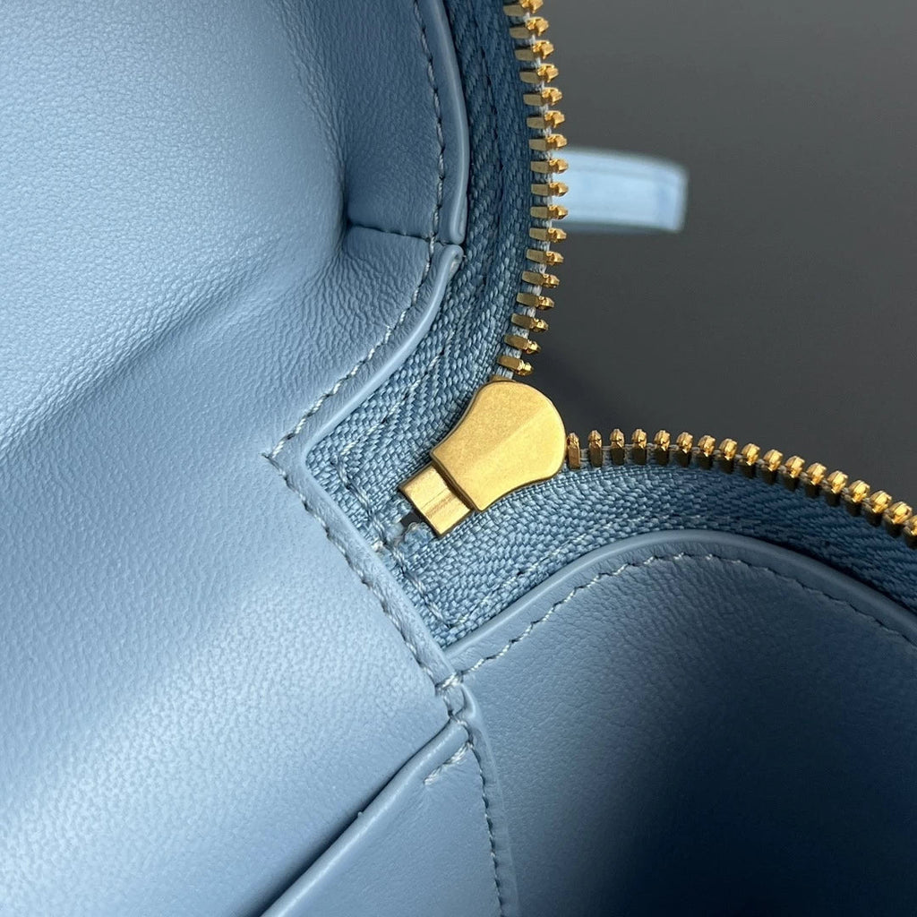 Bottega Veneta Bang Bang Vanity Case 789109 Suede blue