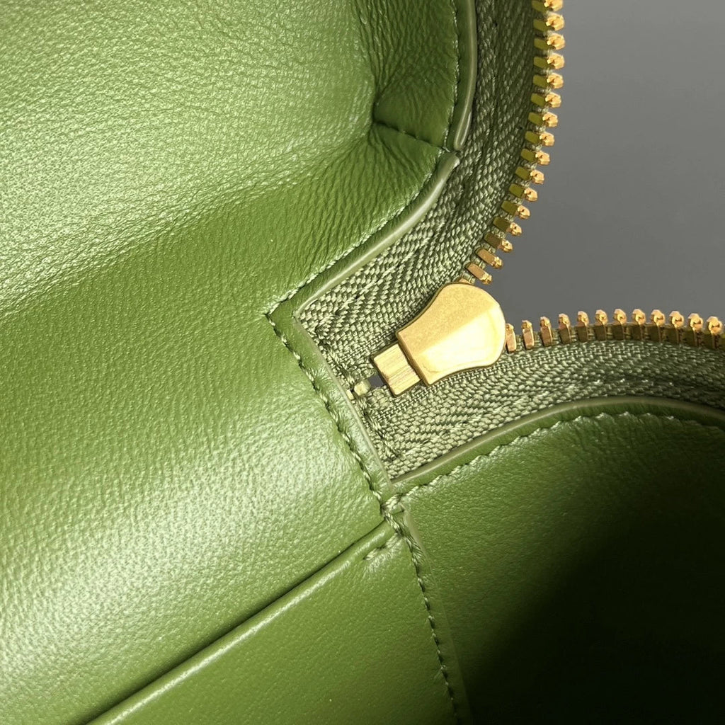 Bottega Veneta Bang Bang Vanity Case 789109 Calfskin green