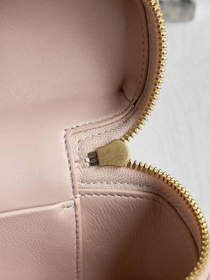 Bottega Veneta Bang Bang Vanity Case 789109 Powder Pink