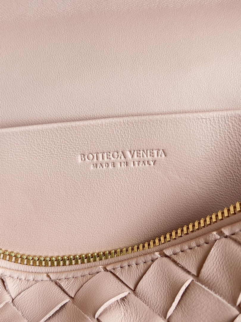 Bottega Veneta Bang Bang Vanity Case 789109 Powder Pink