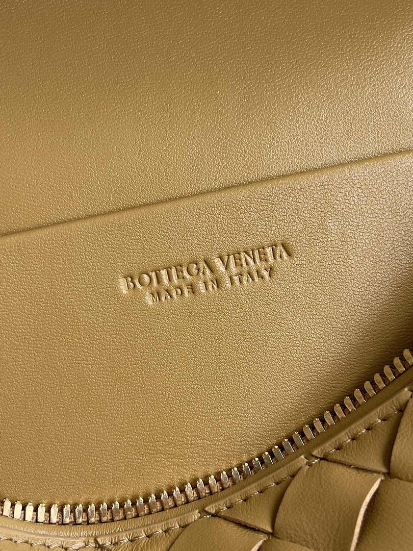 Bottega Veneta Bang Bang Vanity Case 789109 Apricot