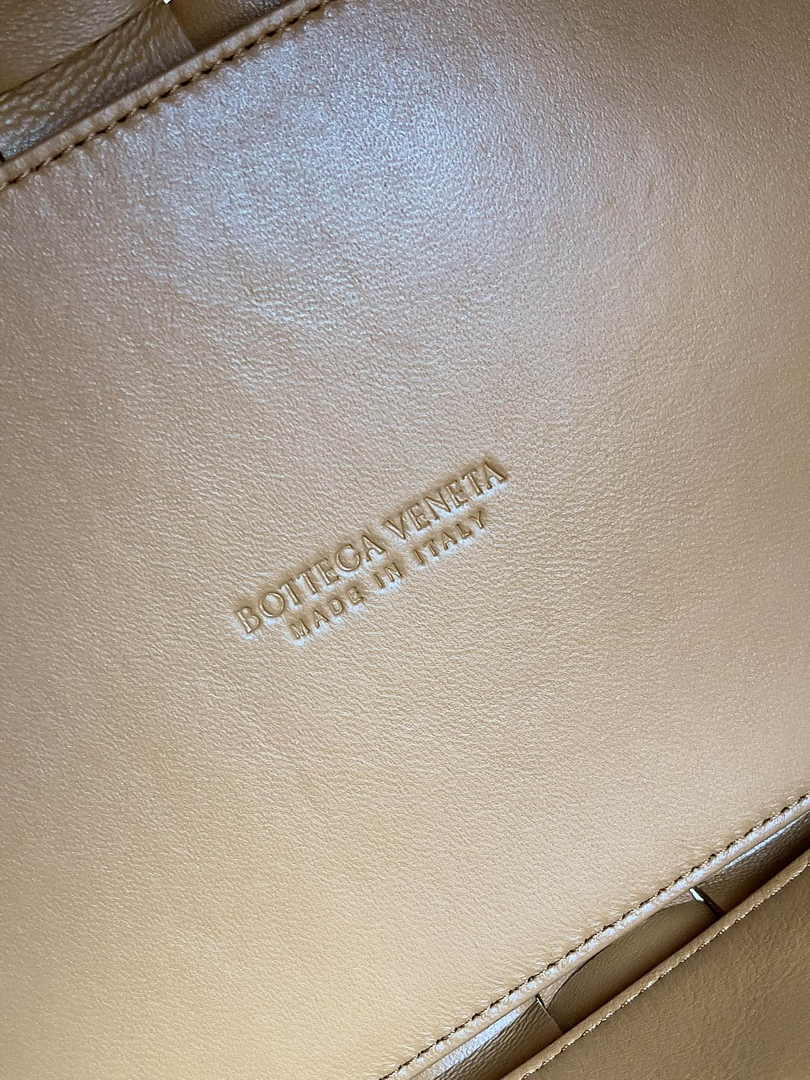 Bottega Veneta Bowling Cassette Bag 730327 Lambskin Brown