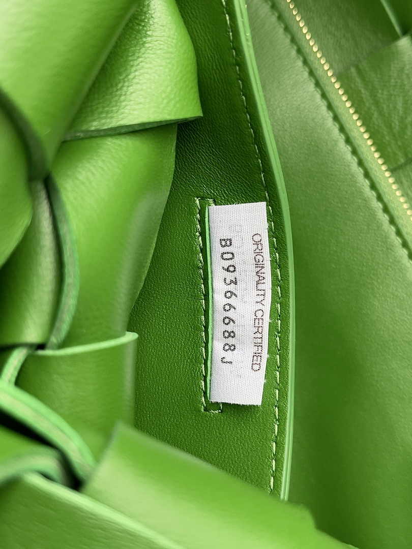 Bottega Veneta Bowling Cassette Bag 730327 Lambskin Green