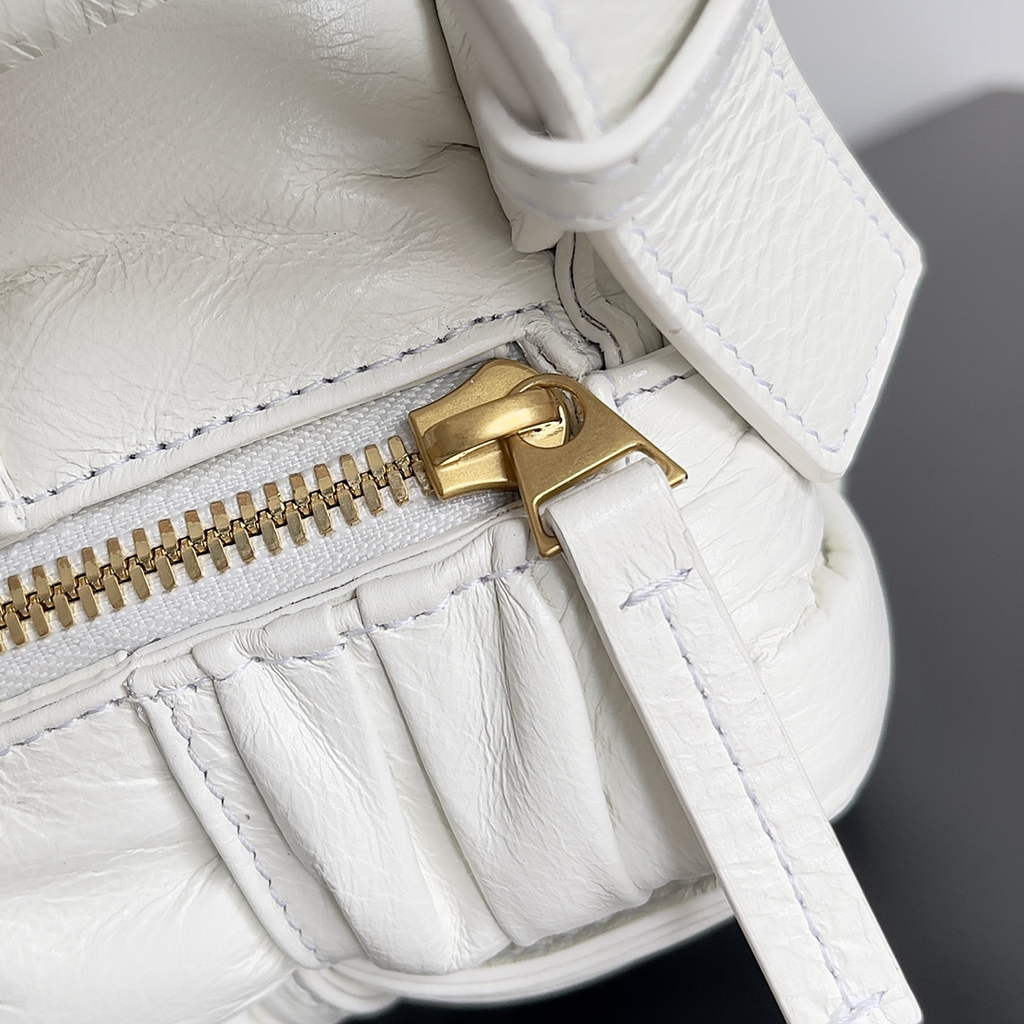 Bottega Veneta BV 717090 Brick Cassette In White