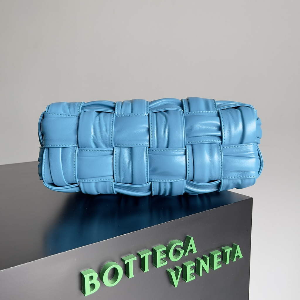 Bottega Veneta BV 717090 Brick Cassette In Blue