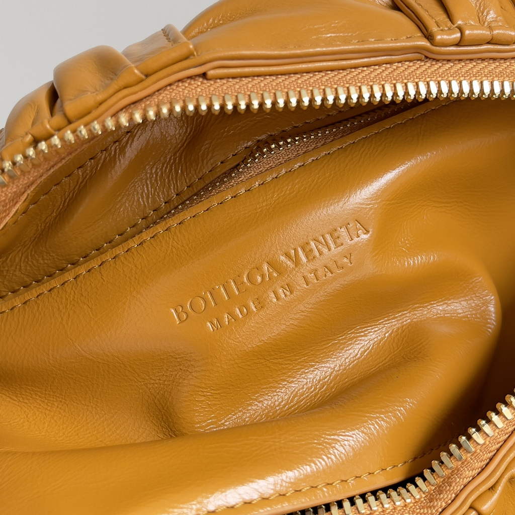 Bottega Veneta BV 717090 Brick Cassette In Tan
