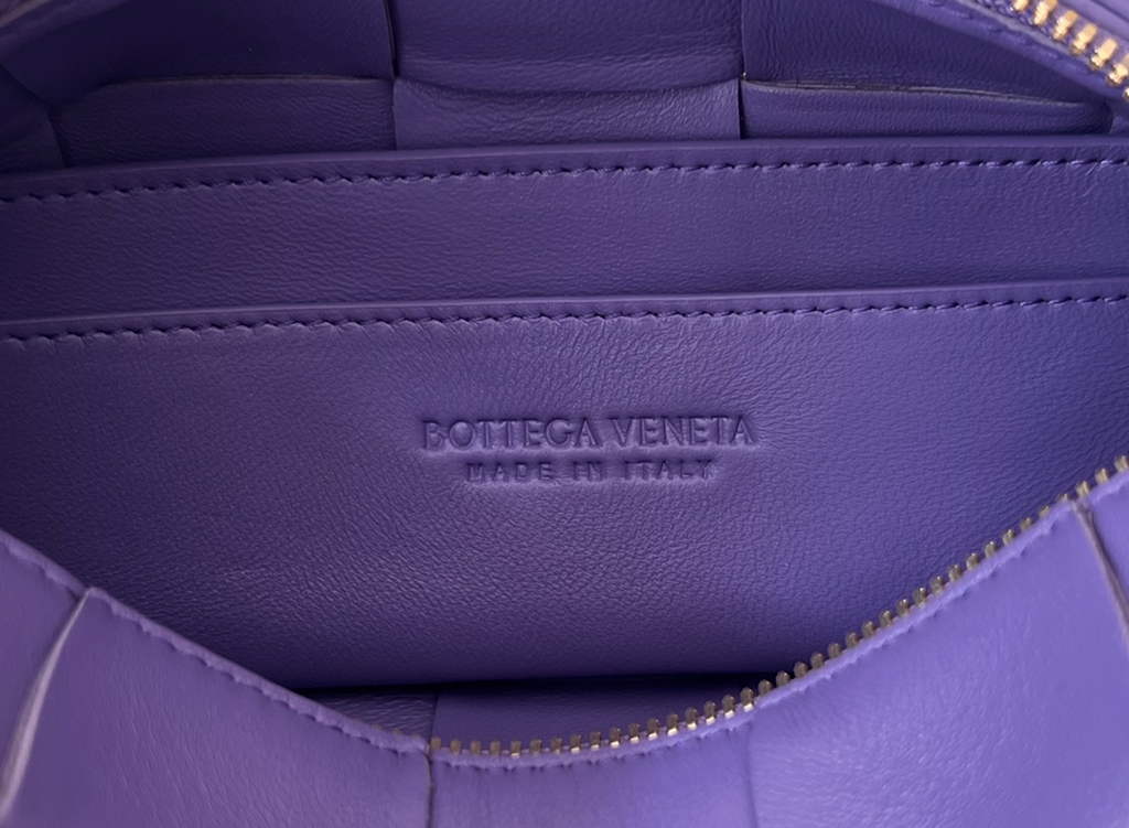 Bottega Veneta BV 729166 Small Brick Cassette In Purple