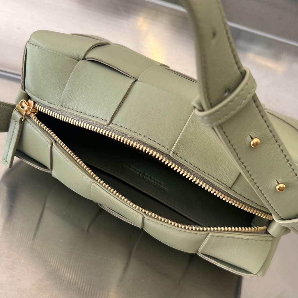 Bottega Veneta BV 729166 Small Brick Cassette In Light Green