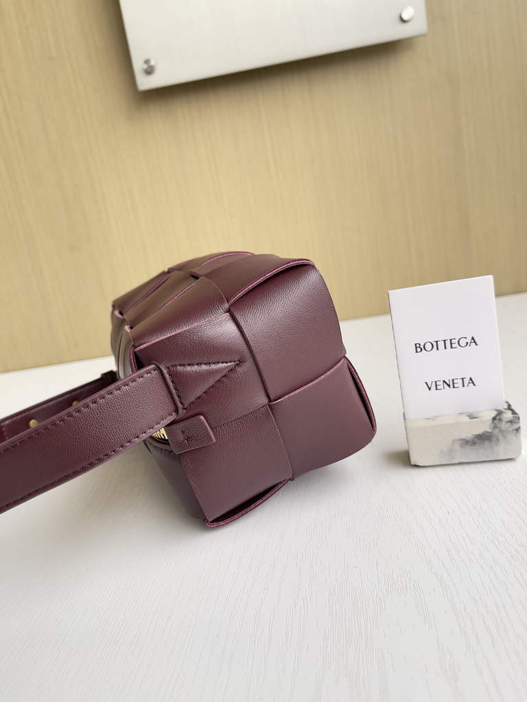 Bottega Veneta BV 729166 Small Brick Cassette In Wine Red