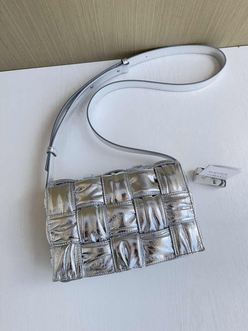 Bottega Veneta Cassette Bag 717089 Calfskin Silver