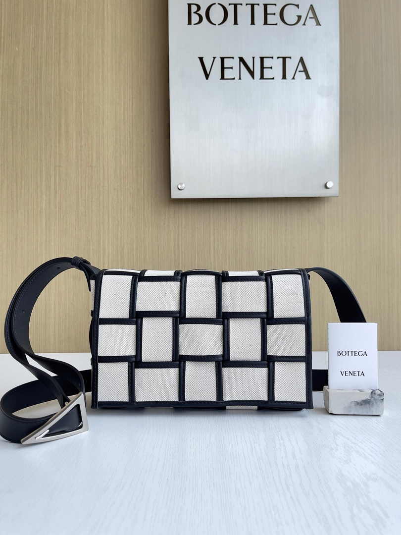 Bottega Veneta Cassette Bag 741451 Cotton Beige Silver