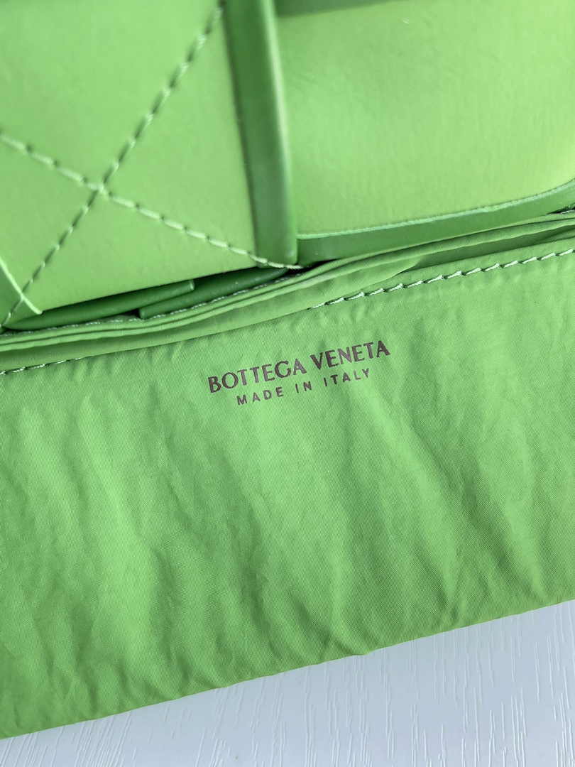 Bottega Veneta Cassette Belt Bag 651053 Lambskin Green
