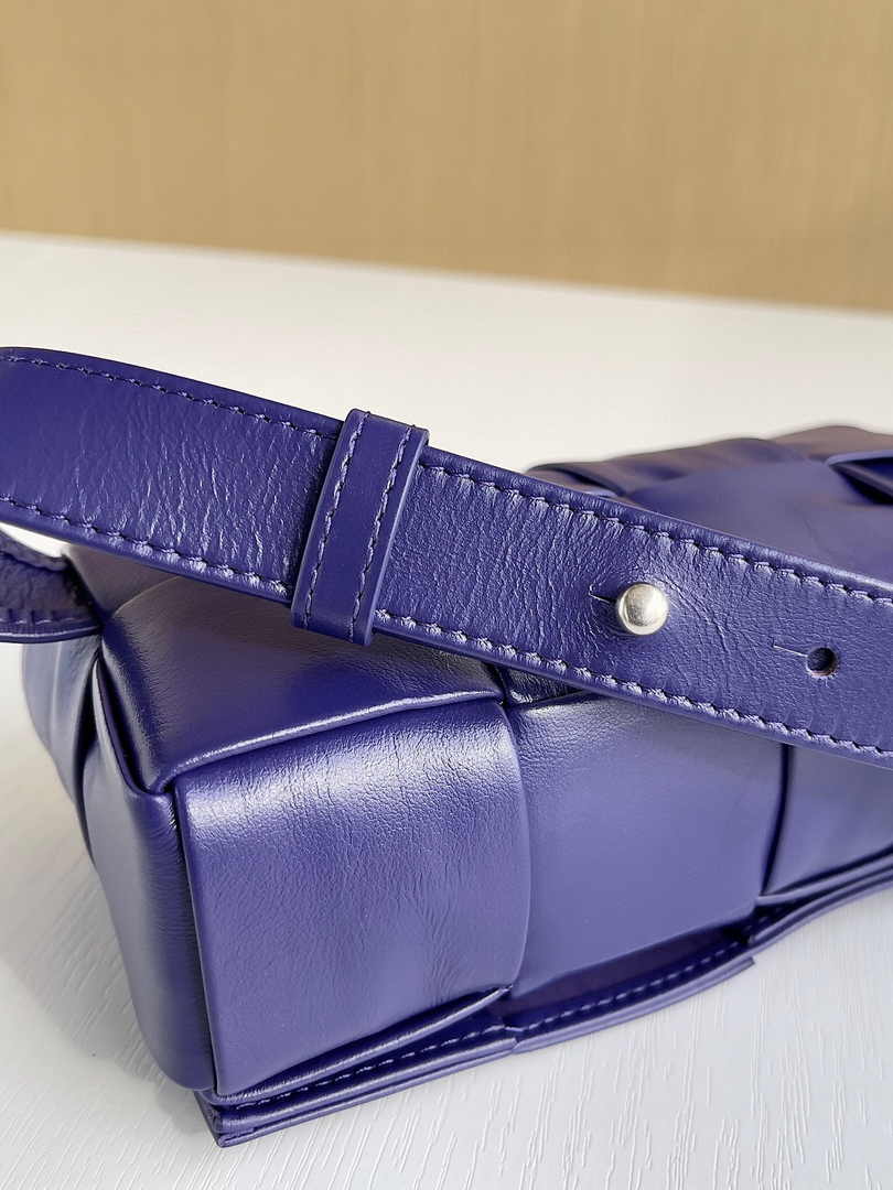 Bottega Veneta Cassette Belt Bag 651053 Lambskin Purple