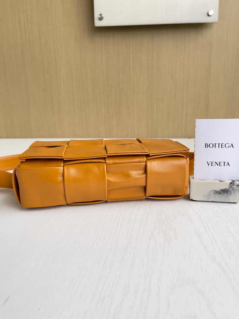 Bottega Veneta Cassette Belt Bag 651053 Lambskin Brown