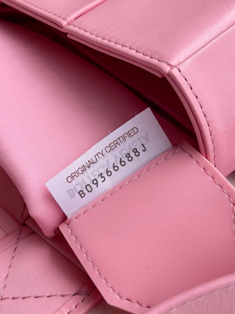 Bottega Veneta Cassette Belt Bag 651053 Lambskin Pink