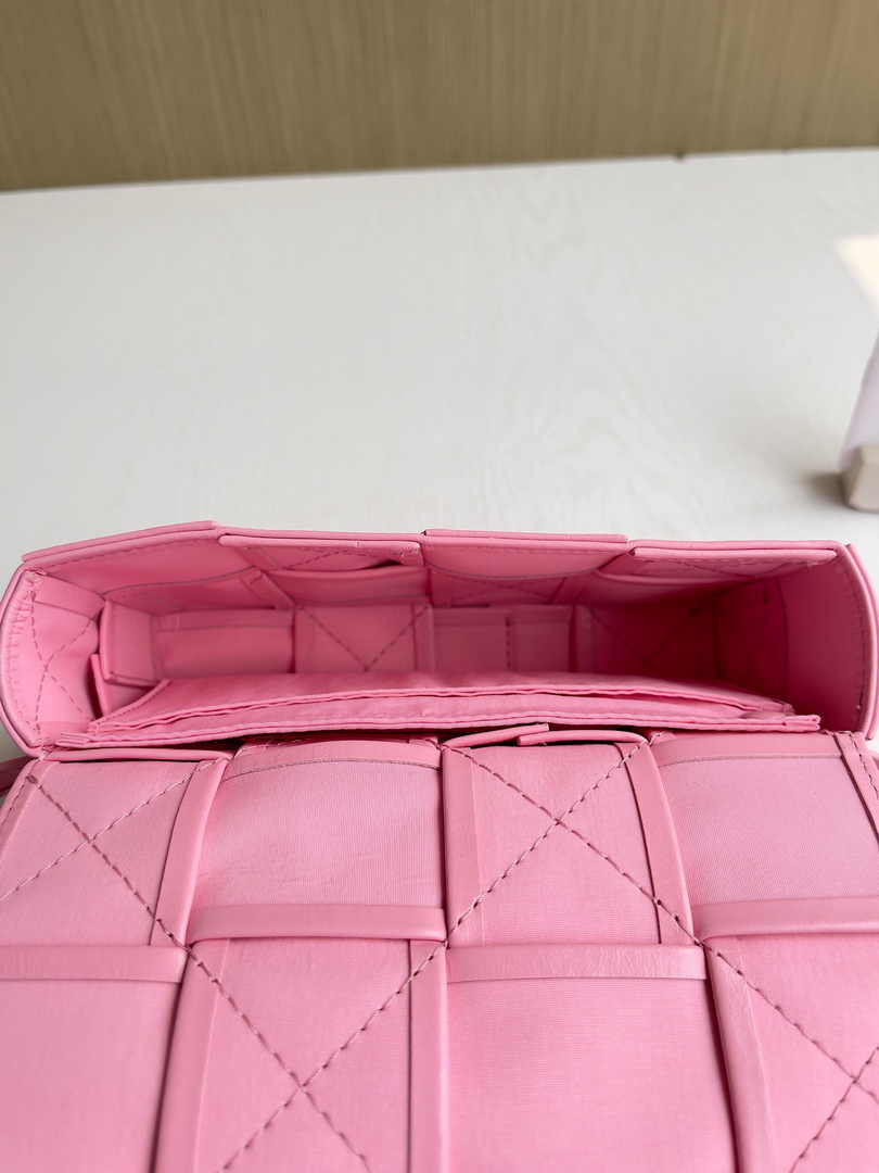 Bottega Veneta Cassette Belt Bag 651053 Lambskin Pink