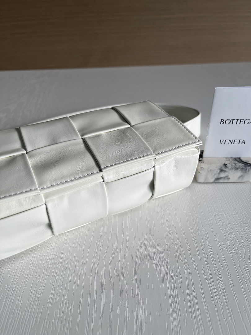 Bottega Veneta Cassette Belt Bag 651053 Lambskin White