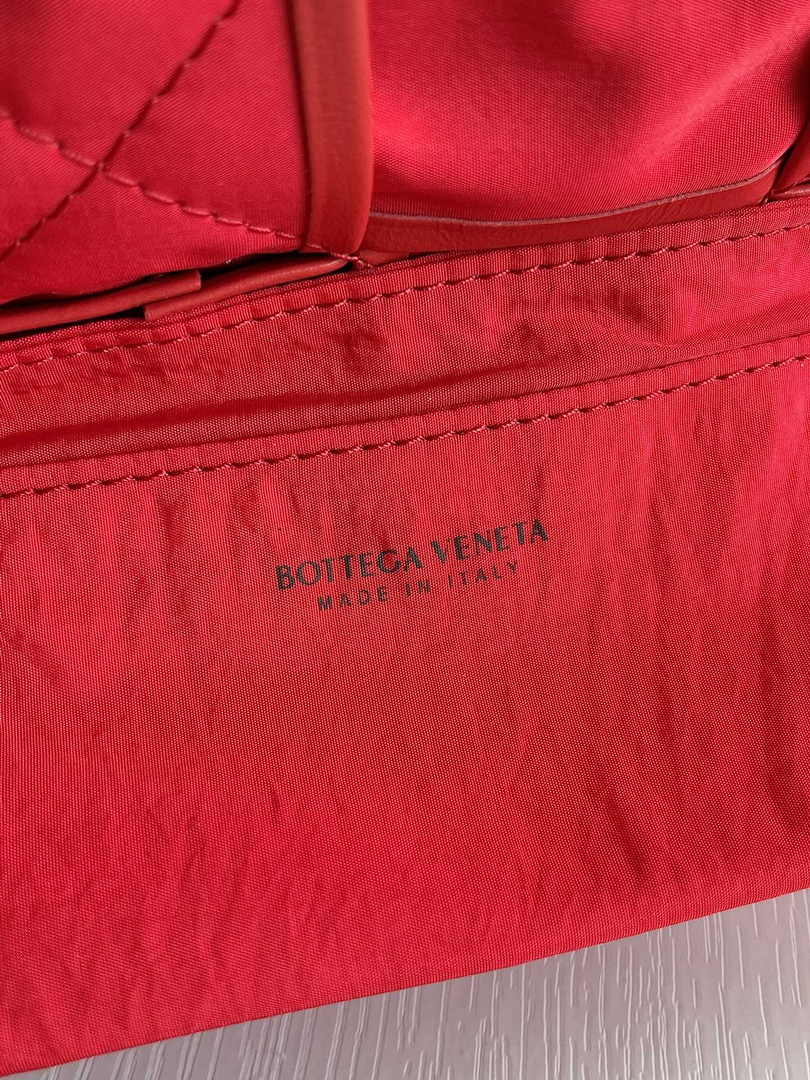 Bottega Veneta Cassette Belt Bag 651053 Lambskin Red