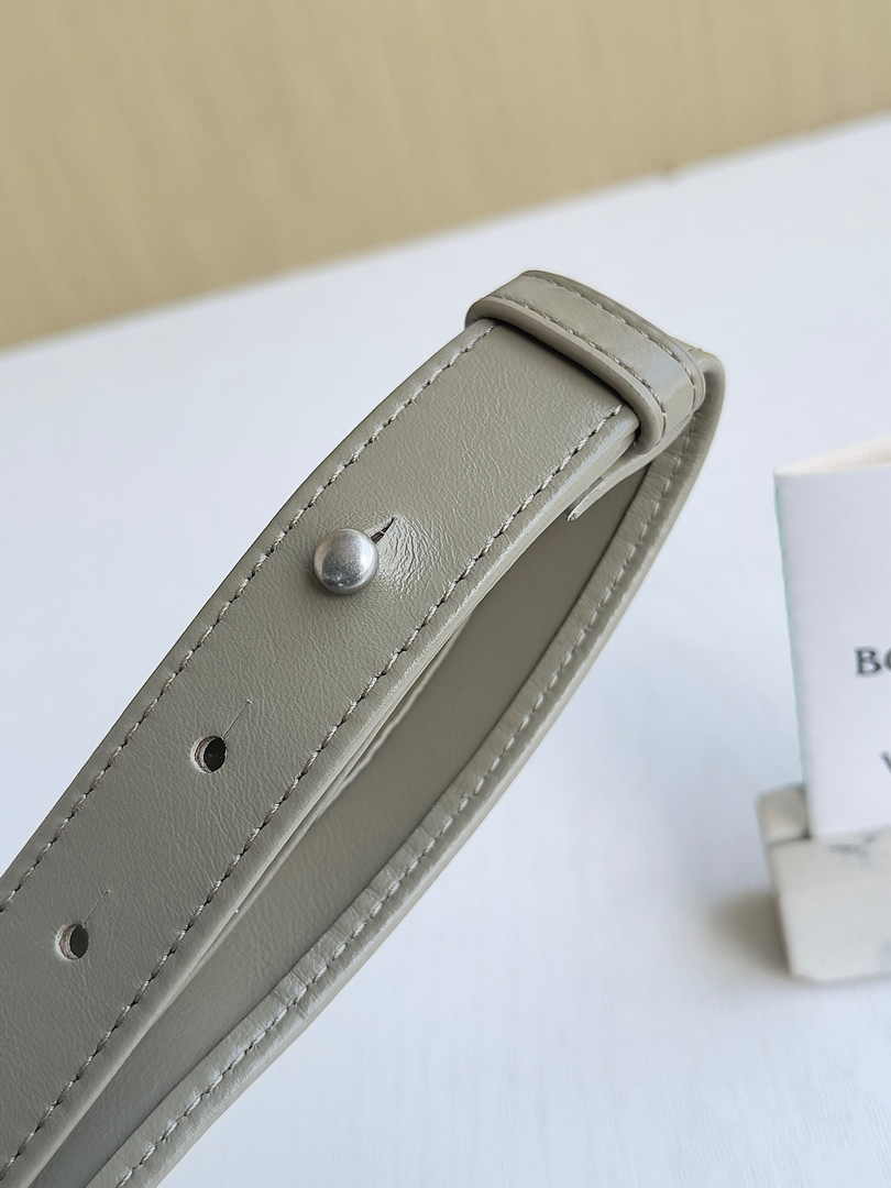 Bottega Veneta Cassette Belt Bag 651053 Lambskin Light Gray