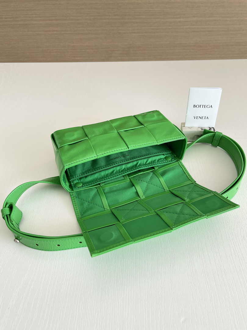 Bottega Veneta Cassette Belt Bag 651053 Lambskin Light Green
