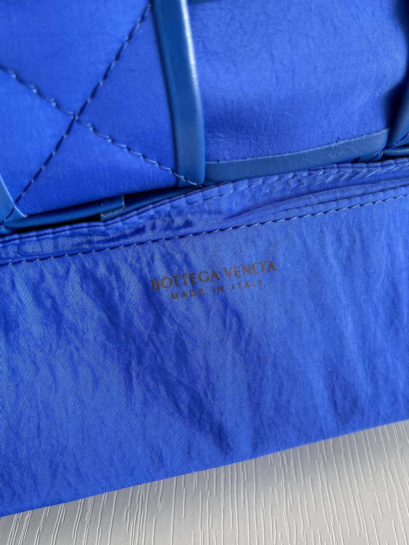 Bottega Veneta Cassette Belt Bag 651053 Lambskin Blue