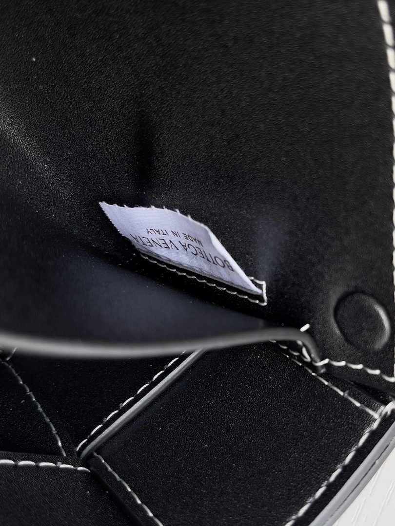 Bottega Veneta Cassette Belt Bag 738000 Lambskin Black