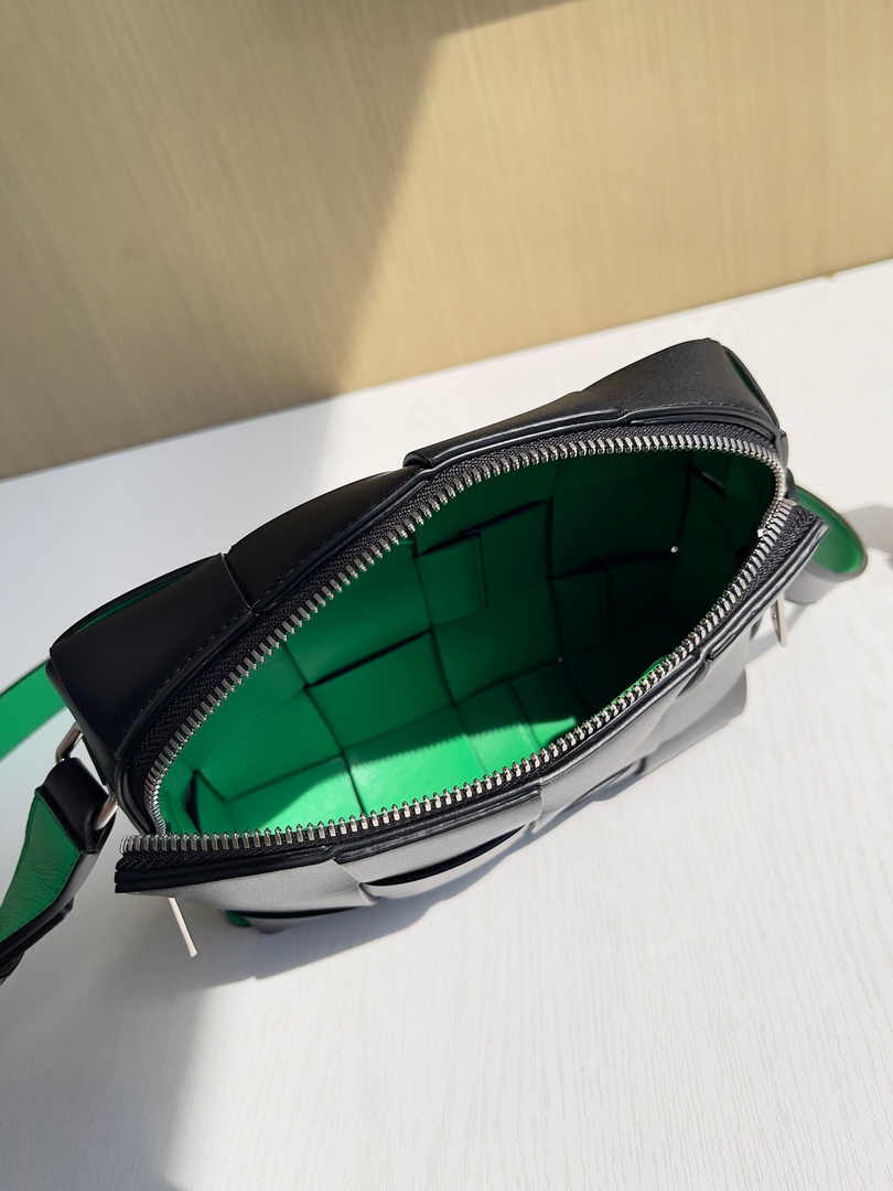 Bottega Veneta Cassette Camera Bag 730027 Black Calfskin