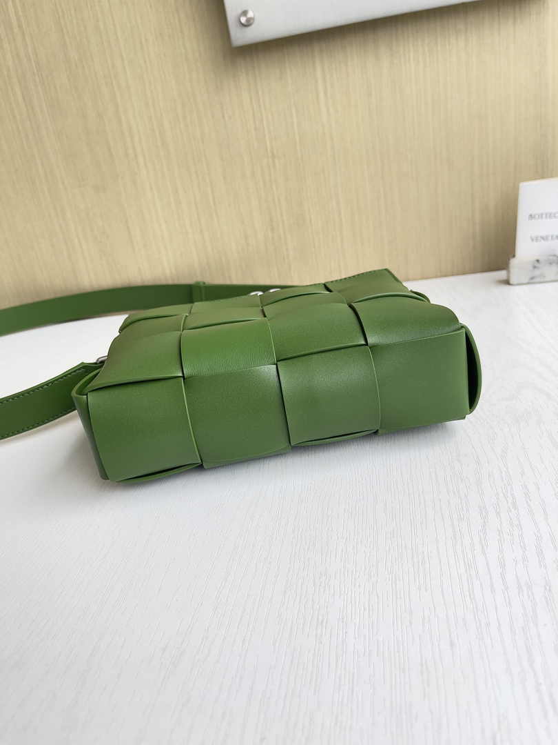Bottega Veneta Cassette Camera Bag 730027 Calfskin Dark Green