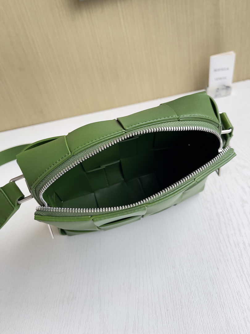 Bottega Veneta Cassette Camera Bag 730027 Calfskin Dark Green