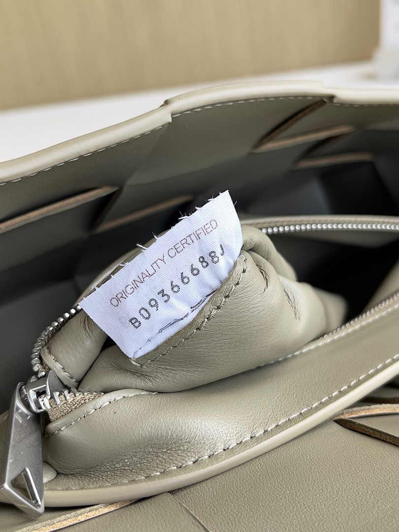 Bottega Veneta Cassette With Versatile Strap 741777 Calfskin Light Gray