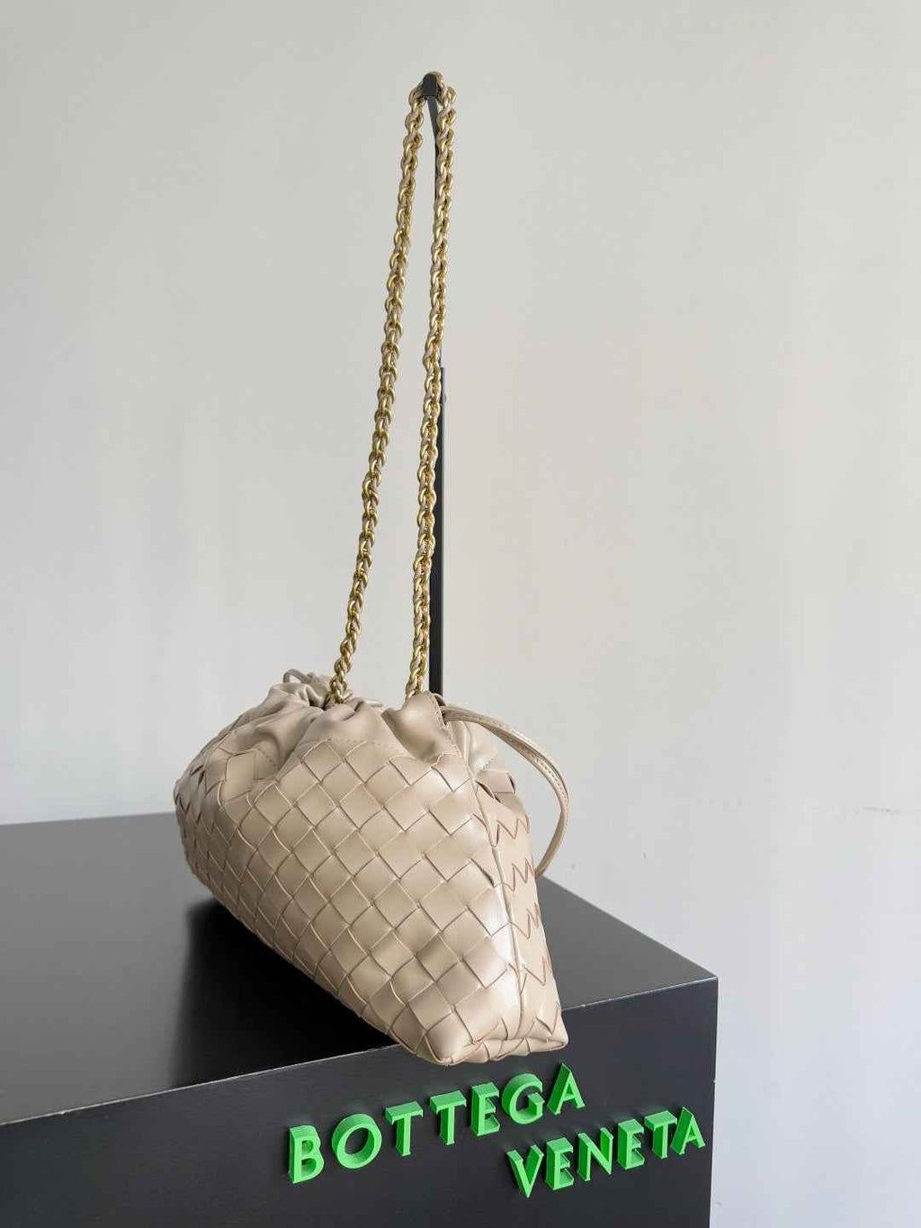 Bottega Veneta Dustbag Notte Leather Pouch - Cream 839394