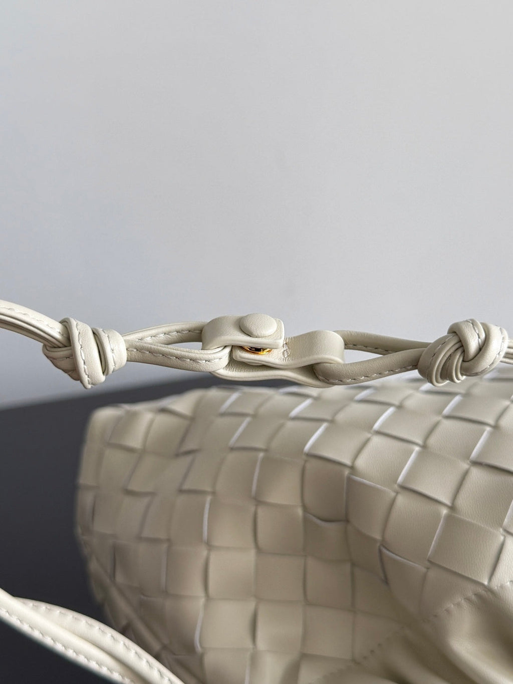 Bottega Veneta Dustbag Notte Leather Pouch -Beige 839394