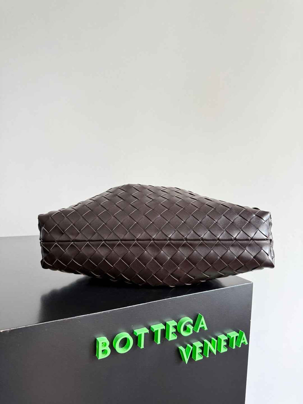 Bottega Veneta Dustbag Notte Leather Pouch -Brown 839394