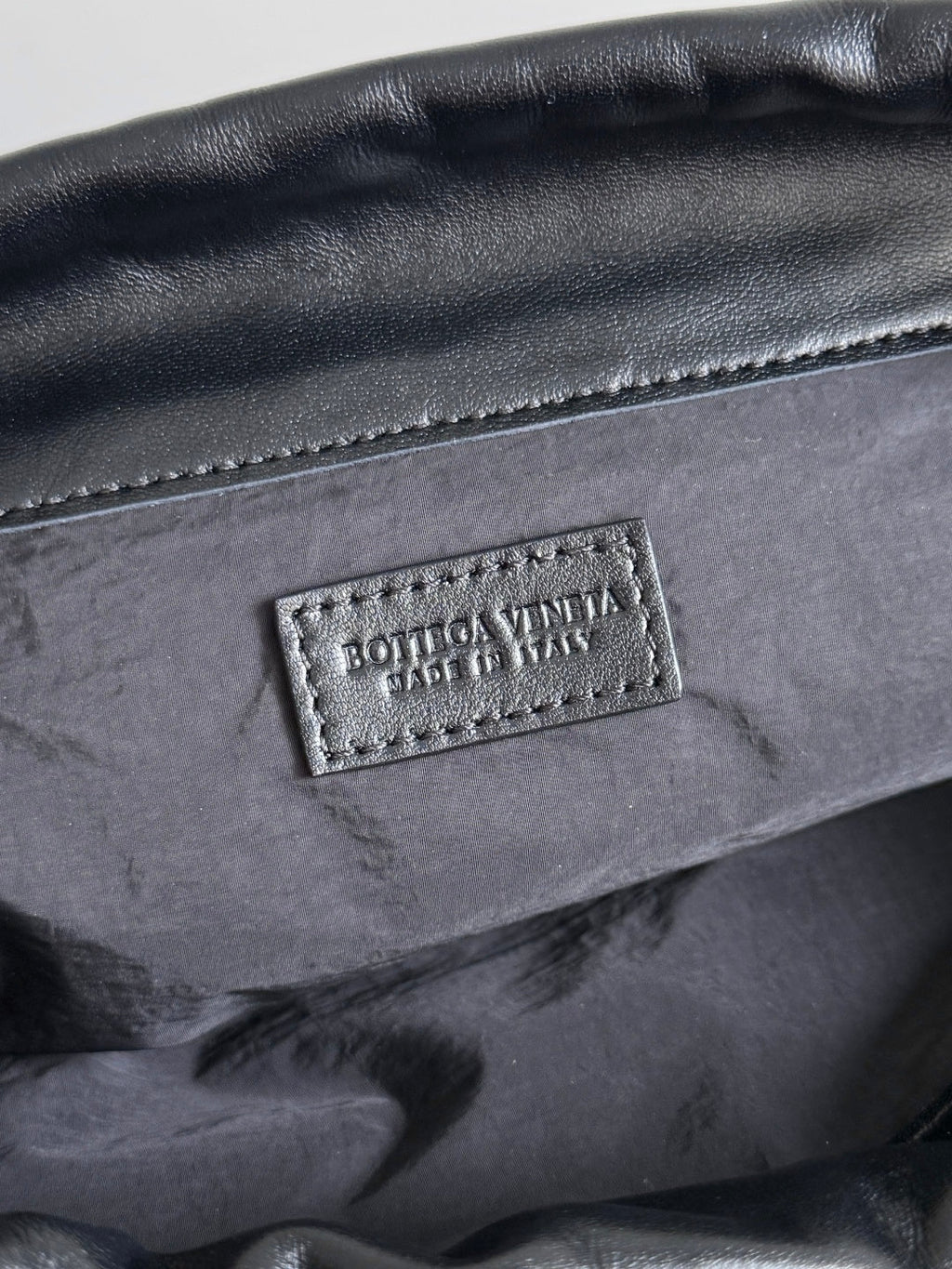 Bottega Veneta Dustbag Notte Leather Pouch - Black 839394
