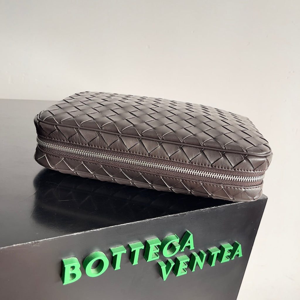 Bottega Veneta Intrecciato Large Organizer 765804 Calfskin Brown