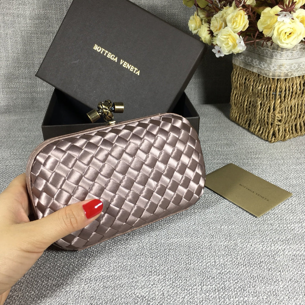 Bottega Veneta Knot 717622 Silk Beige