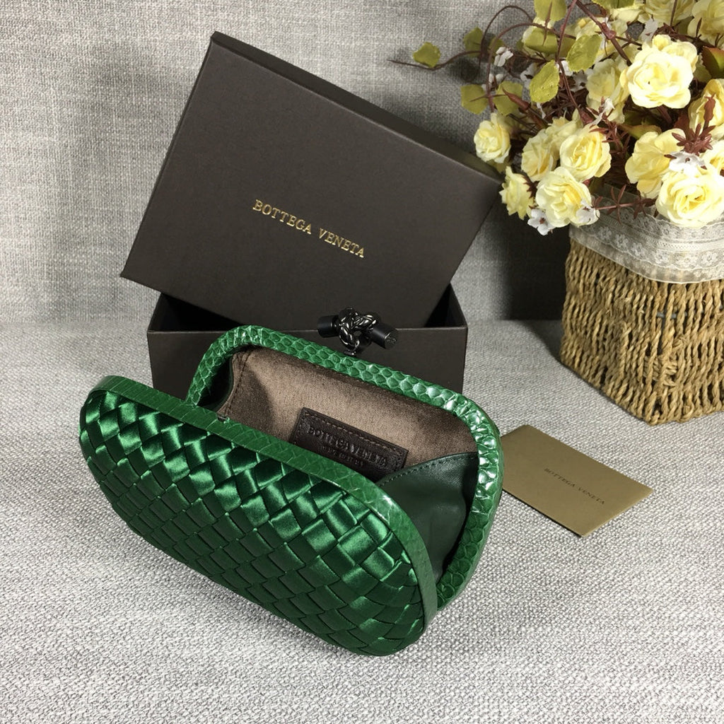 Bottega Veneta Knot 717622 Silk Green