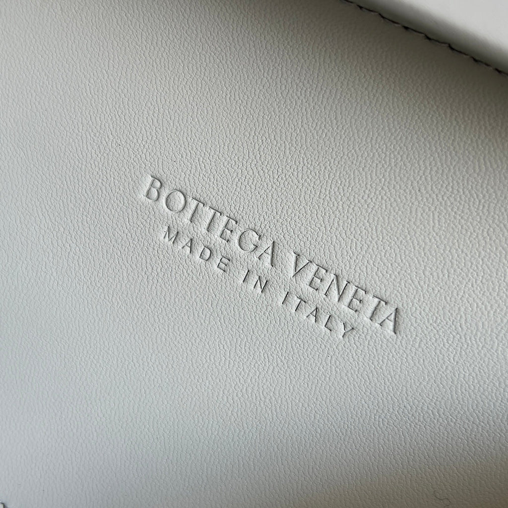 Bottega Veneta Knot Bag 717622 Calfskin Gray