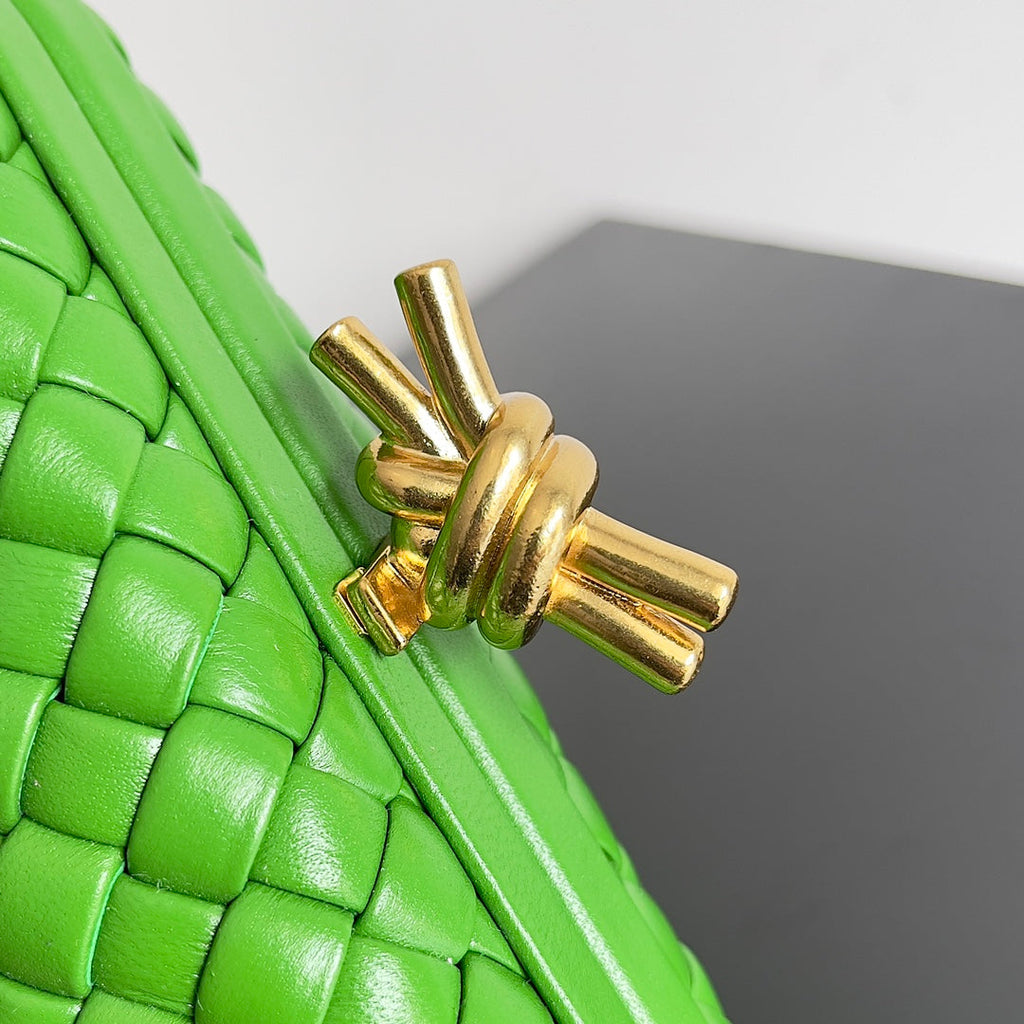 Bottega Veneta Knot Green Calfskin 717622