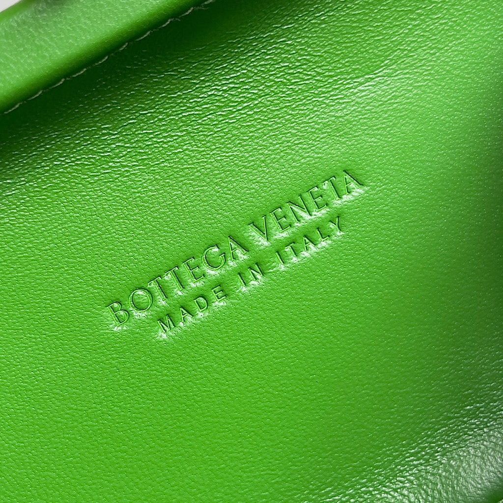 Bottega Veneta Knot Green Calfskin 717622