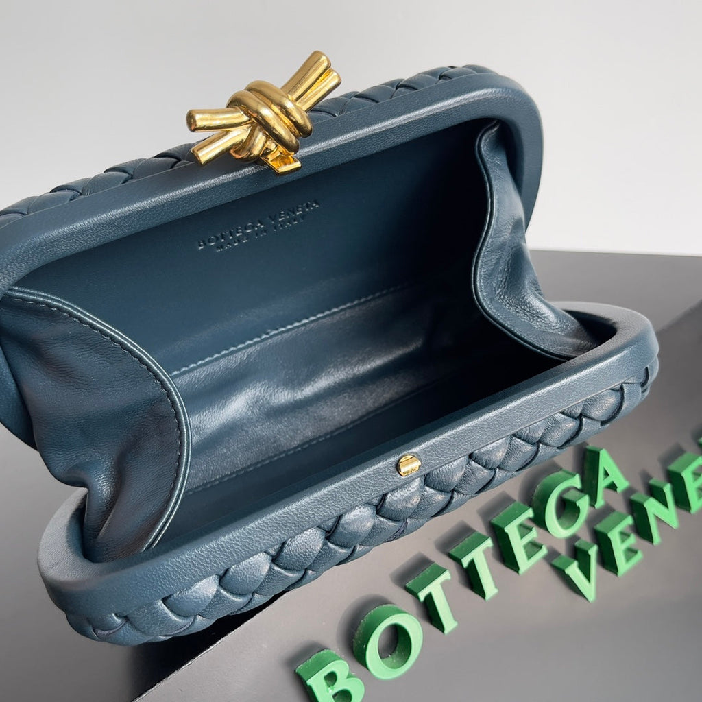 Bottega Veneta Knot Blue Calfskin 717622