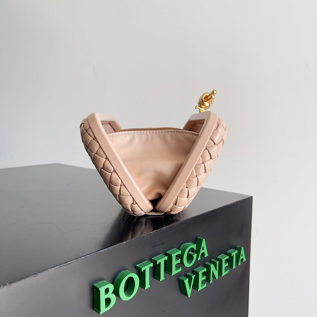 Bottega Veneta Knot Light Pink Calfskin 717622
