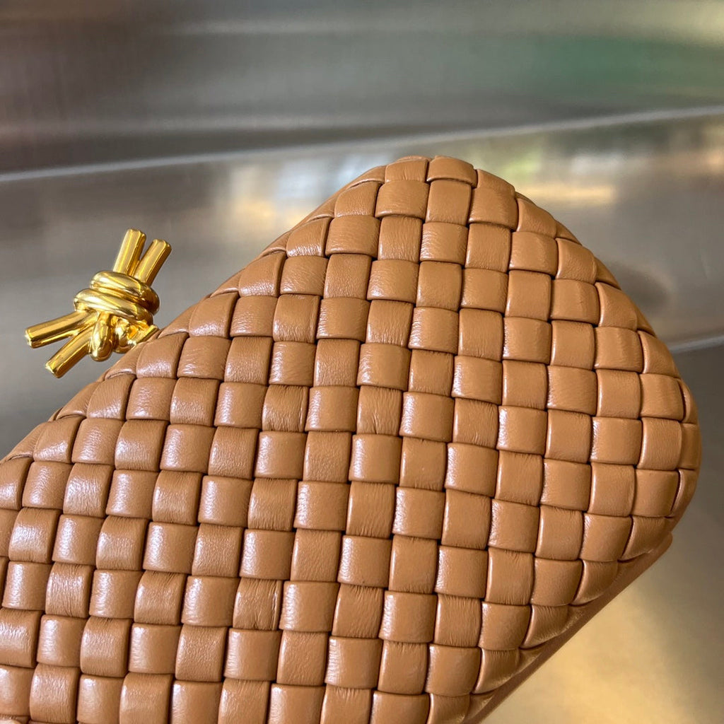 Bottega Veneta Knot Tan Calfskin 717622