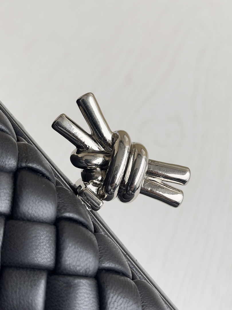 Bottega Veneta Knot Black Silver Calfskin 717622