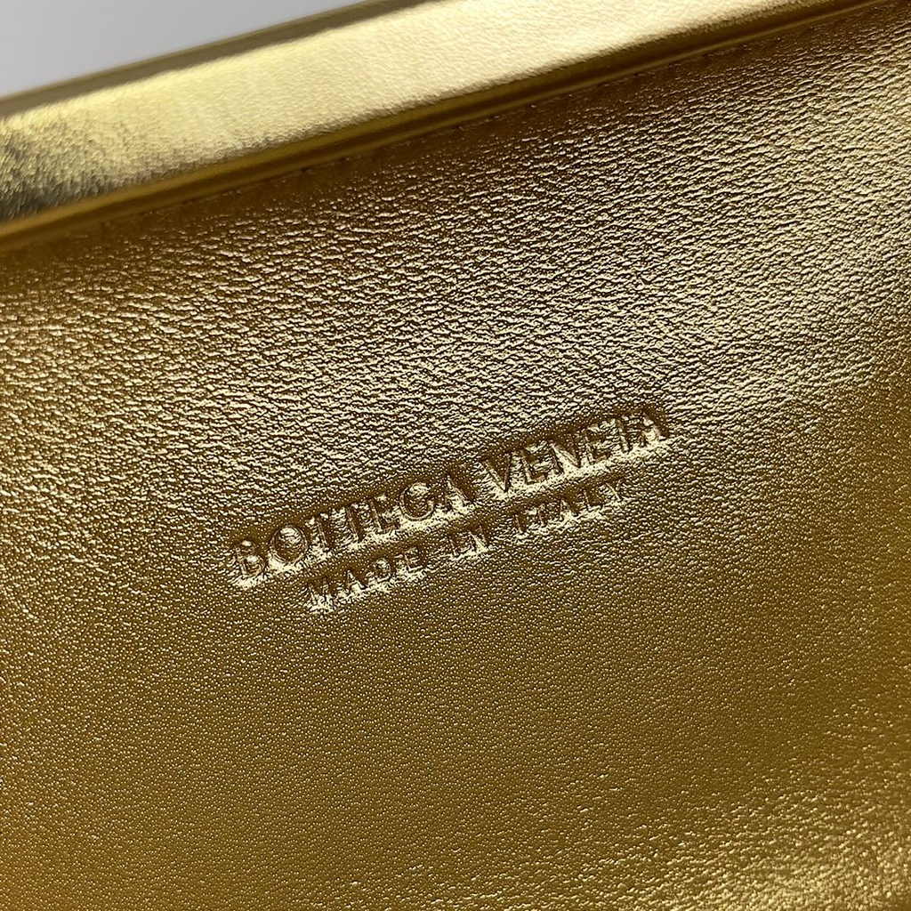 Bottega Veneta Knot With Chain 717623 Gold Calfskin