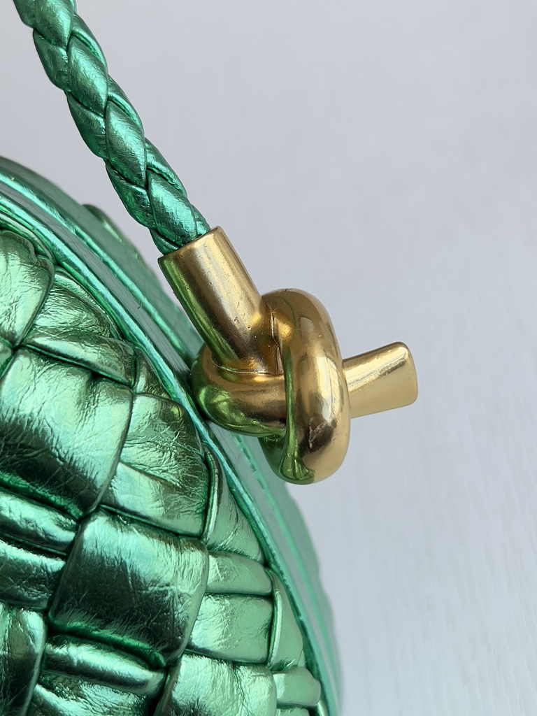 Bottega Veneta Knot With Chain 717623 Calfskin Green