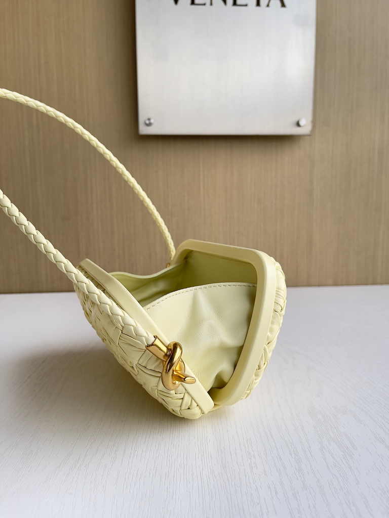 Bottega Veneta Knot With Chain 717623 Yellow Calfskin
