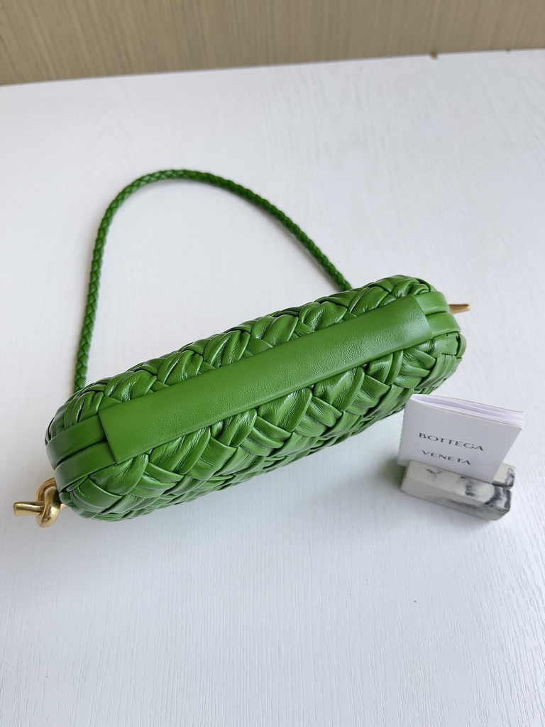 Bottega Veneta Knot With Chain 717623 Green Calfskin